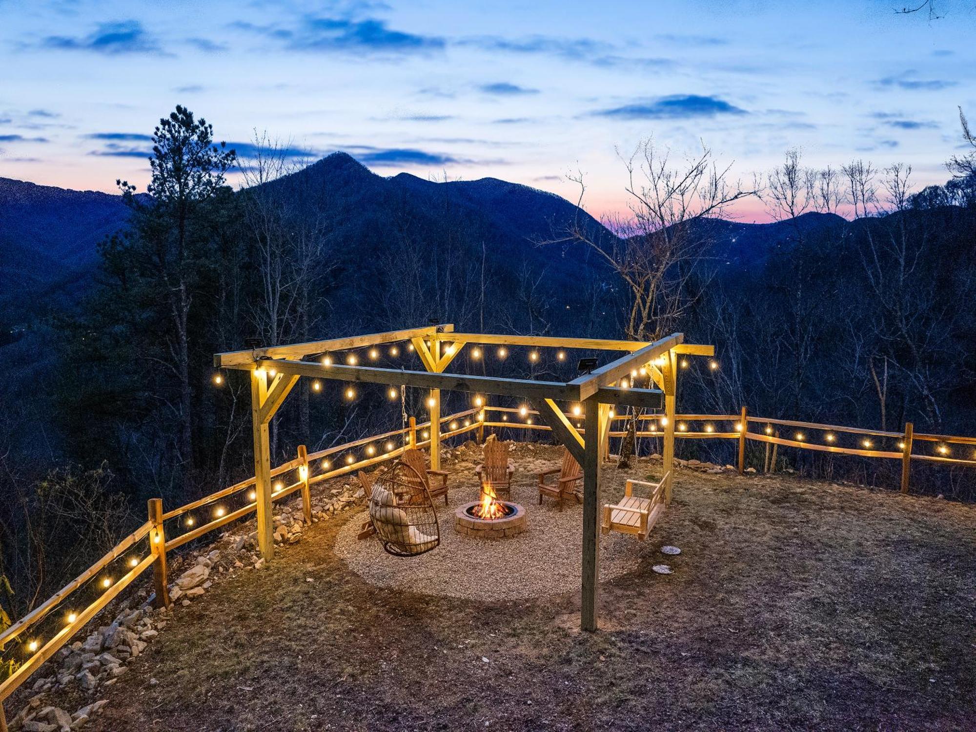 Maggie Valley Cabin With Beautiful Mountain Views, Hottub, Pet Friendly, Gameroom, Fireplace Exterior foto