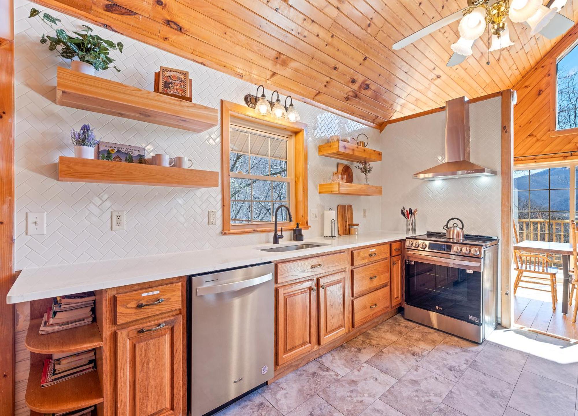 Maggie Valley Cabin With Beautiful Mountain Views, Hottub, Pet Friendly, Gameroom, Fireplace Exterior foto